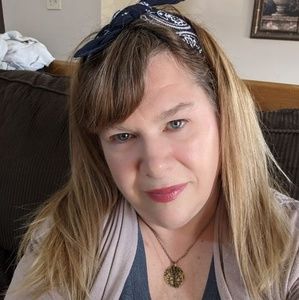 Meet your Posher, Stacy